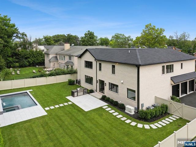 50 Roberts Road, Englewood Cliffs, NJ 07632