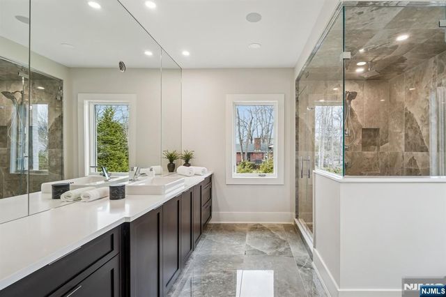 50 Roberts Road, Englewood Cliffs, NJ 07632