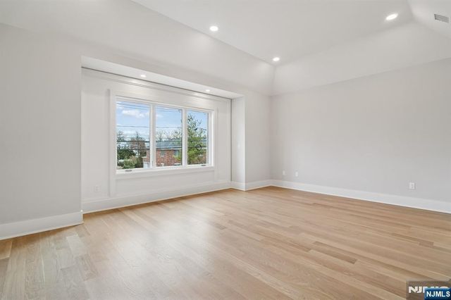 50 Roberts Road, Englewood Cliffs, NJ 07632