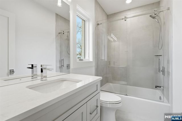50 Roberts Road, Englewood Cliffs, NJ 07632