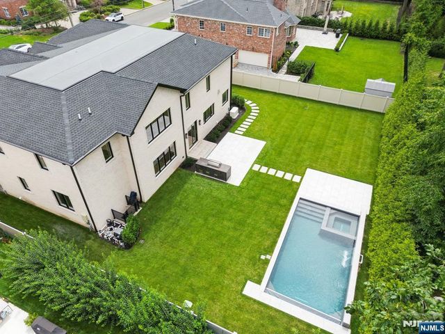 50 Roberts Road, Englewood Cliffs, NJ 07632