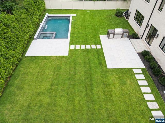 50 Roberts Road, Englewood Cliffs, NJ 07632