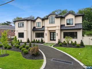 50 Roberts Road, Englewood Cliffs, NJ 07632