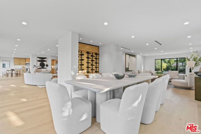 18101 Green Meadow Drive, Encino (los Angeles), CA 91316