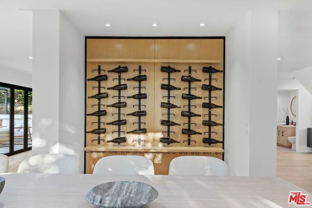 18101 Green Meadow Drive, Encino (los Angeles), CA 91316