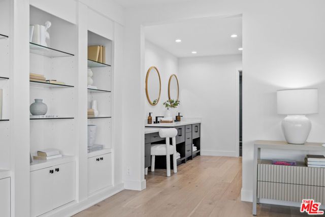 18101 Green Meadow Drive, Encino (los Angeles), CA 91316