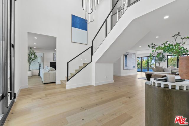 18101 Green Meadow Drive, Encino (los Angeles), CA 91316