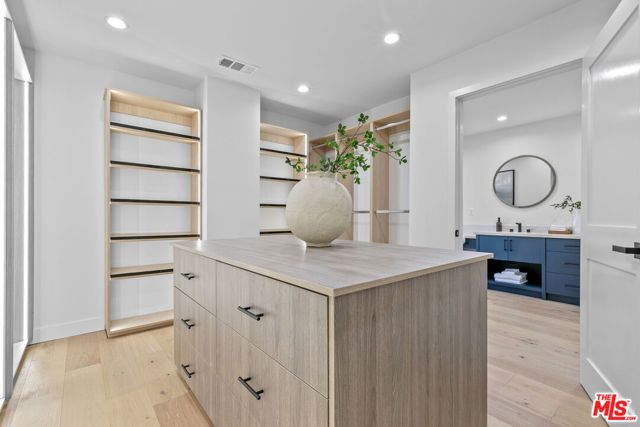 18101 Green Meadow Drive, Encino (los Angeles), CA 91316