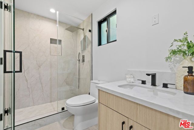 18101 Green Meadow Drive, Encino (los Angeles), CA 91316