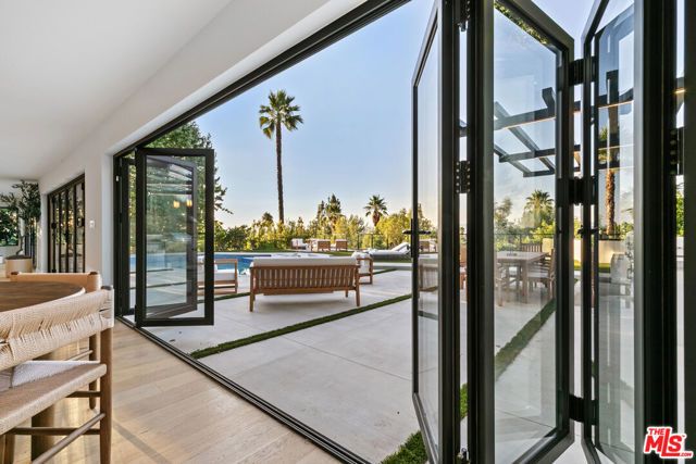 18101 Green Meadow Drive, Encino (los Angeles), CA 91316