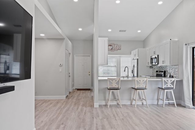 12 Paxford Lane W, Boynton Beach, FL 33426