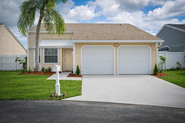 12 Paxford Lane W, Boynton Beach, FL 33426