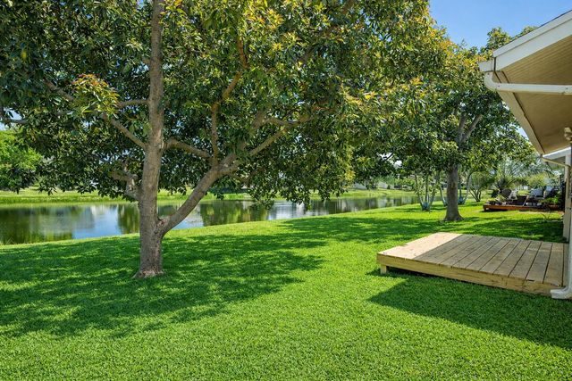 12 Paxford Lane W, Boynton Beach, FL 33426