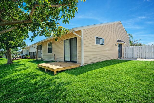 12 Paxford Lane W, Boynton Beach, FL 33426