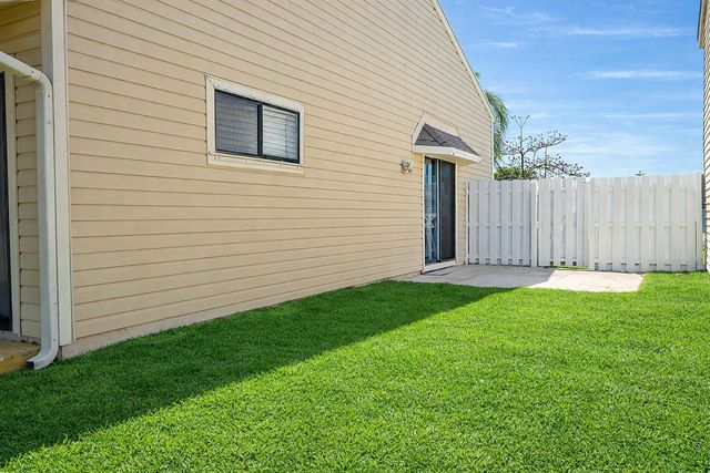 12 Paxford Lane W, Boynton Beach, FL 33426