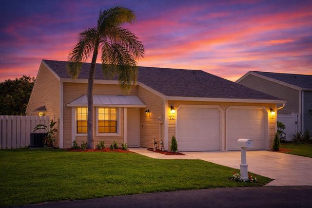 12 Paxford Lane W, Boynton Beach, FL 33426