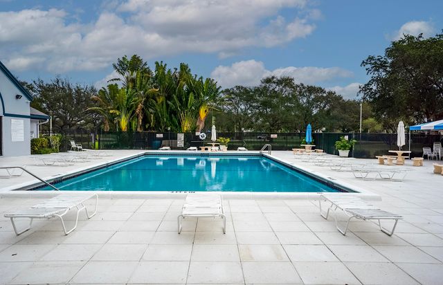 12 Paxford Lane W, Boynton Beach, FL 33426