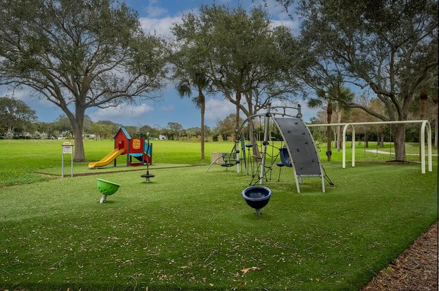 12 Paxford Lane W, Boynton Beach, FL 33426