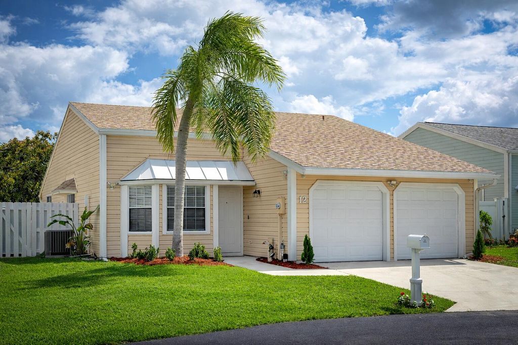 12 Paxford Lane W, Boynton Beach, FL 33426