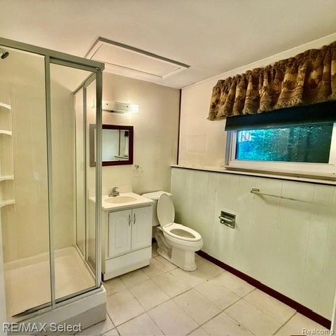 7066 Sharp Road, Swartz Creek, MI 48473
