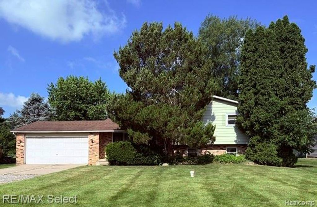7066 Sharp Road, Swartz Creek, MI 48473