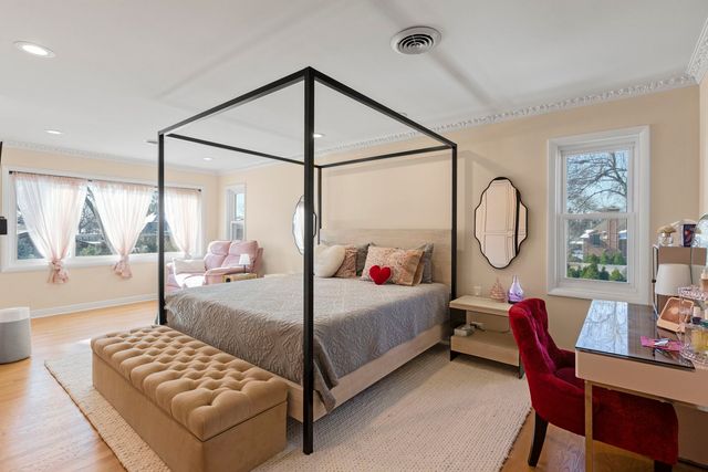 321 Vine Street, Wilmette, IL 60091