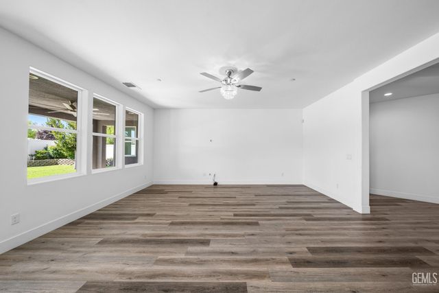 14615 Bromshire Street, Bakersfield, CA 93311