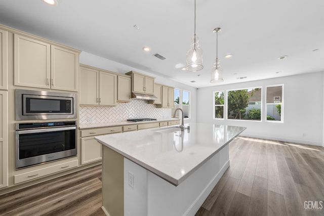 14615 Bromshire Street, Bakersfield, CA 93311