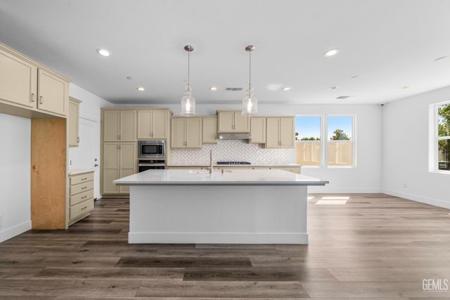 14615 Bromshire Street, Bakersfield, CA 93311