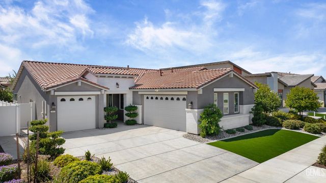 14615 Bromshire Street, Bakersfield, CA 93311
