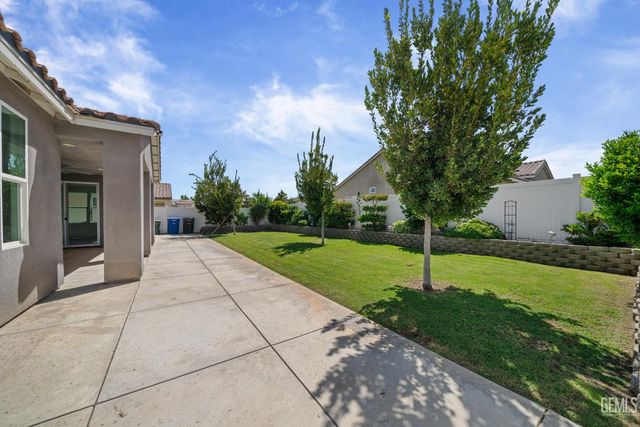 14615 Bromshire Street, Bakersfield, CA 93311
