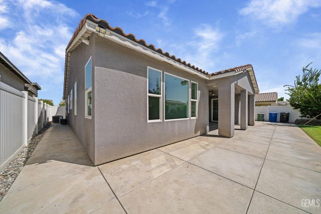 14615 Bromshire Street, Bakersfield, CA 93311