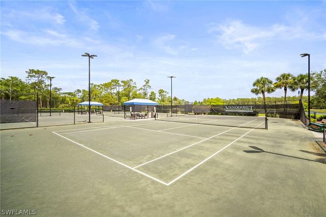 8217 Parkstone PL 108, Naples, FL 34120