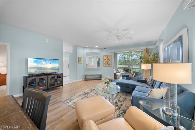8217 Parkstone PL 108, Naples, FL 34120