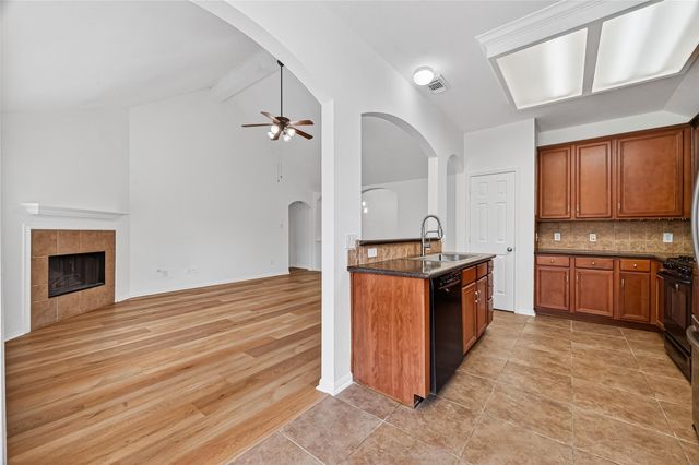 2905 Fountain Brook Court, Pearland, TX 77584