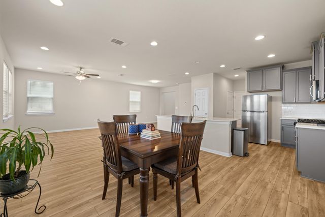 416 Staunton DR, Leander, TX 78641