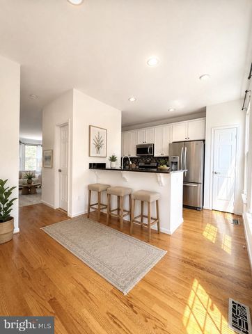 5957 EARLSTON CT, Alexandria, VA 22315