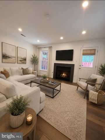 5957 EARLSTON CT, Alexandria, VA 22315