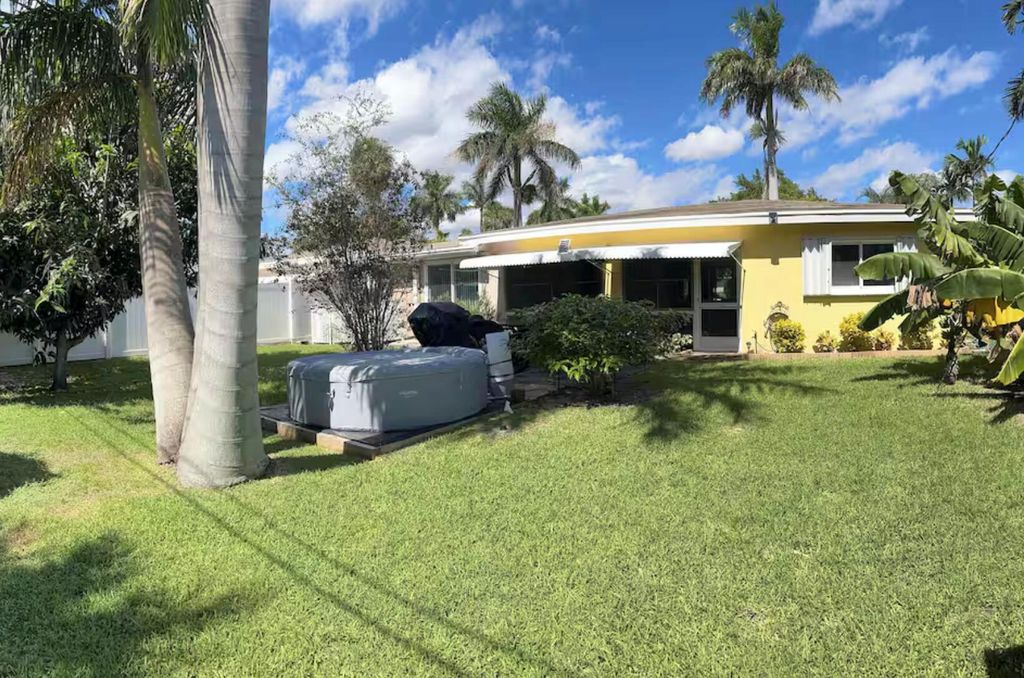 2632 NE 27th Court, Lighthouse Point, FL 33064