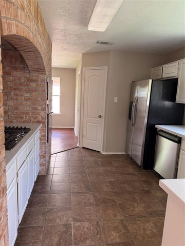 102 Mango Street, Bloomburg, TX 77566