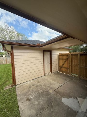 102 Mango Street, Bloomburg, TX 77566