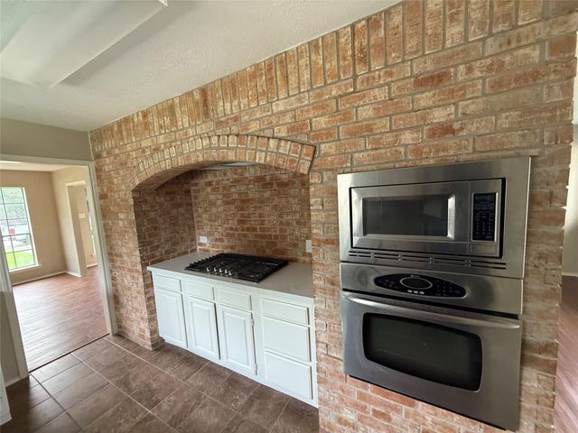 102 Mango Street, Bloomburg, TX 77566