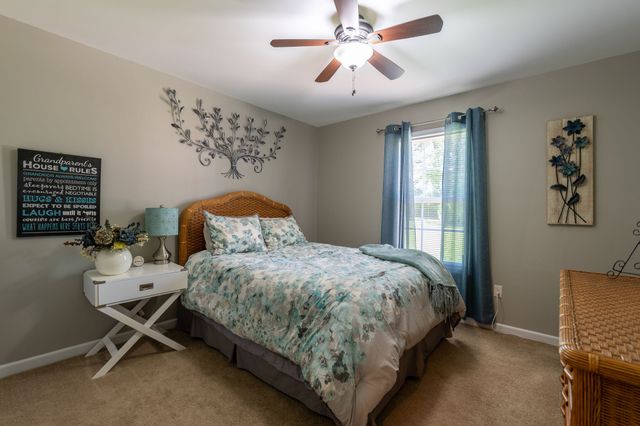 153 Center Point Dr, Summertown, TN 38483