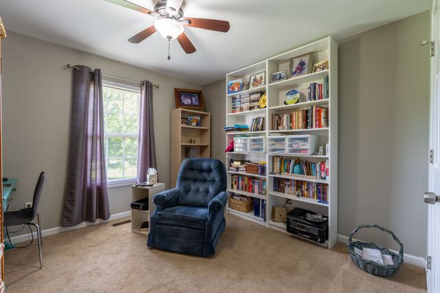 153 Center Point Dr, Summertown, TN 38483