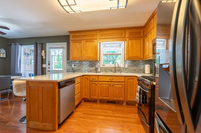153 Center Point Dr, Summertown, TN 38483