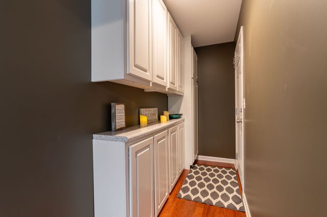 153 Center Point Dr, Summertown, TN 38483