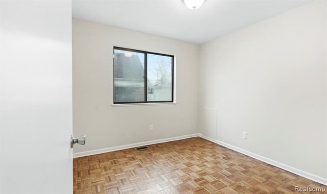 17108 Oconnor Avenue, Allen Park, MI 48101