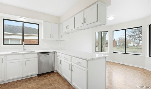 17108 Oconnor Avenue, Allen Park, MI 48101