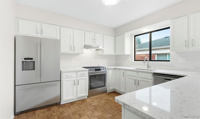 17108 Oconnor Avenue, Allen Park, MI 48101