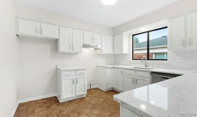 17108 Oconnor Avenue, Allen Park, MI 48101